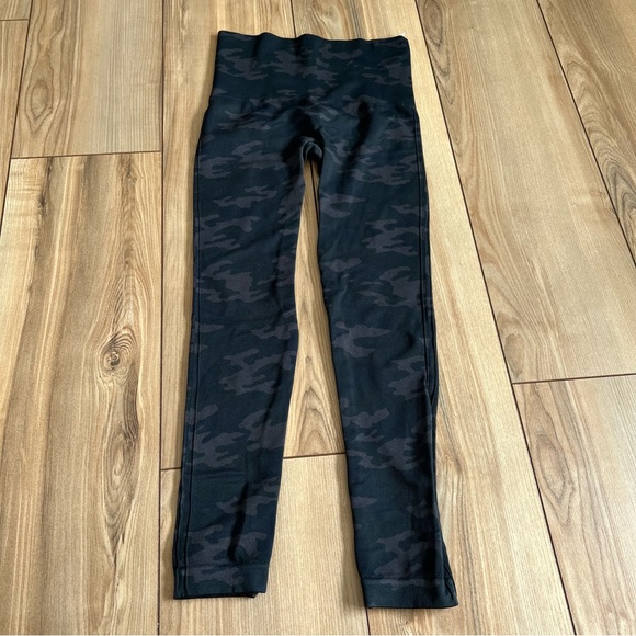 Spanx camo Leggings - Picture 10 of 12